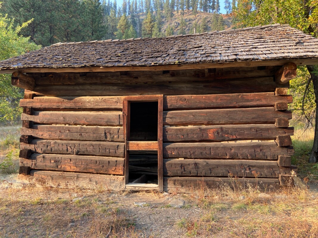 historic cabins main salmon 2